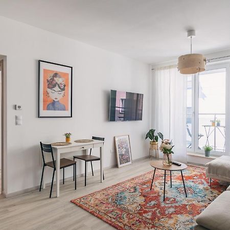 Corvin Apartment With Balcony And Ac Budapest Exterior foto