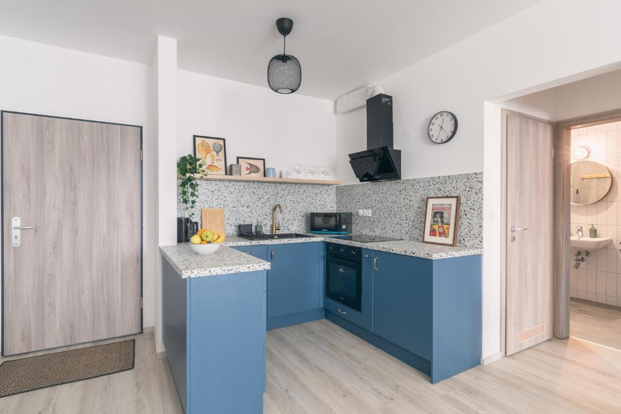 Corvin Apartment With Balcony And Ac Budapest Exterior foto
