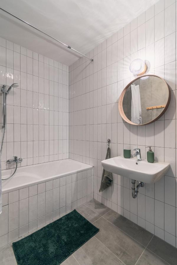 Corvin Apartment With Balcony And Ac Budapest Exterior foto