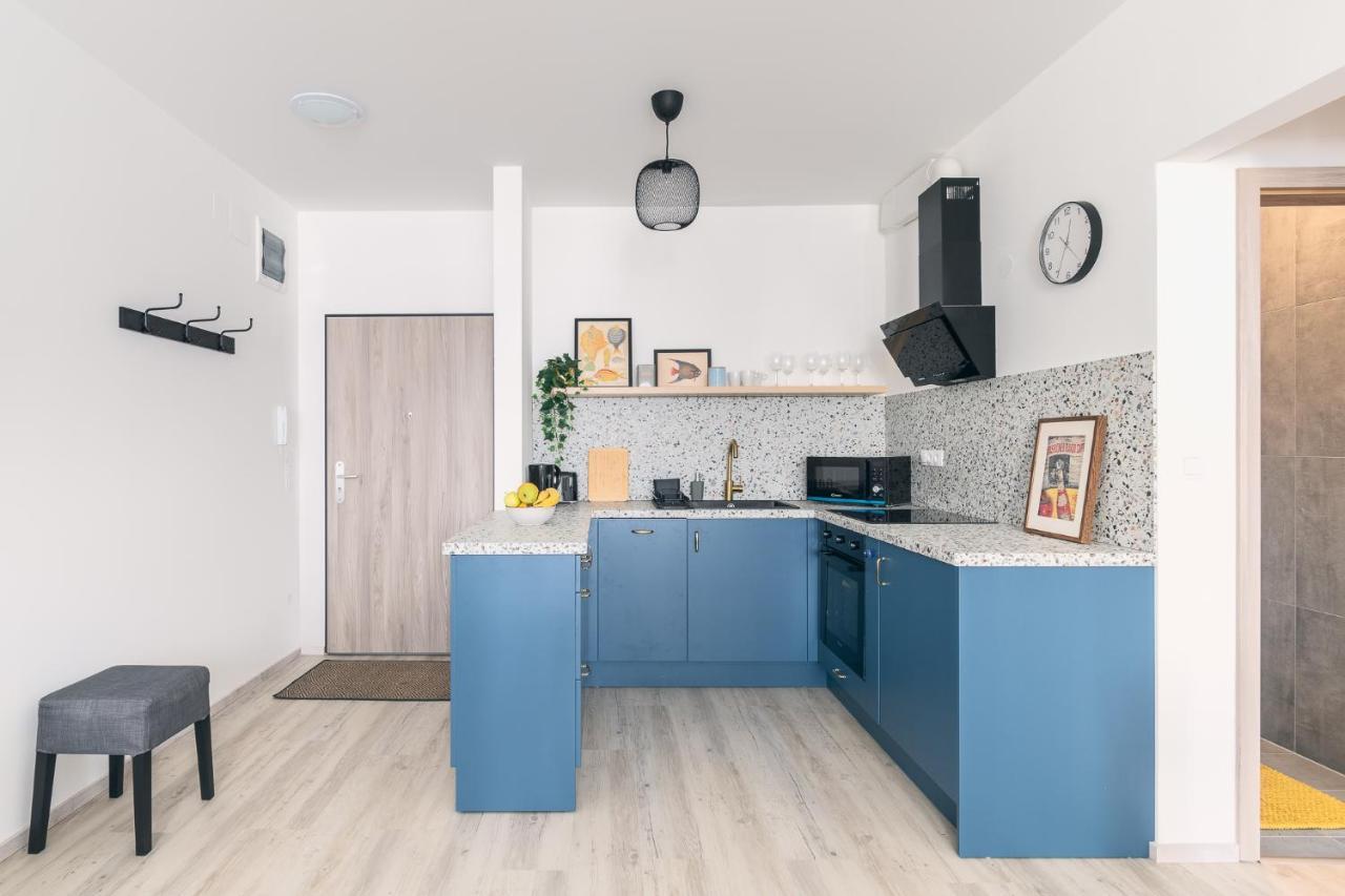 Corvin Apartment With Balcony And Ac Budapest Exterior foto